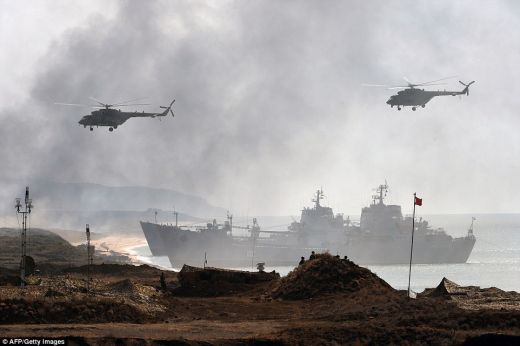 Daily Mail: Военните учения в Крим дават да се разбере, че Русия няма да даде полуострова (СНИМКИ/ВИДЕО)