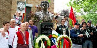 Паметник на Левски в Чикаго