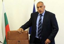 България очаква днес решението на Борисов за Оставка. Палатковия лагер се премести, за да му даде знак да побърза