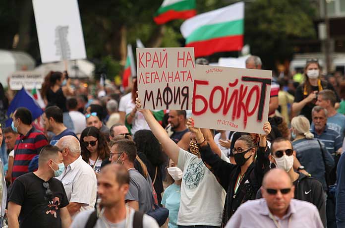 Русия към Макрон: Защо виждате протестите в Беларус, а не в България?