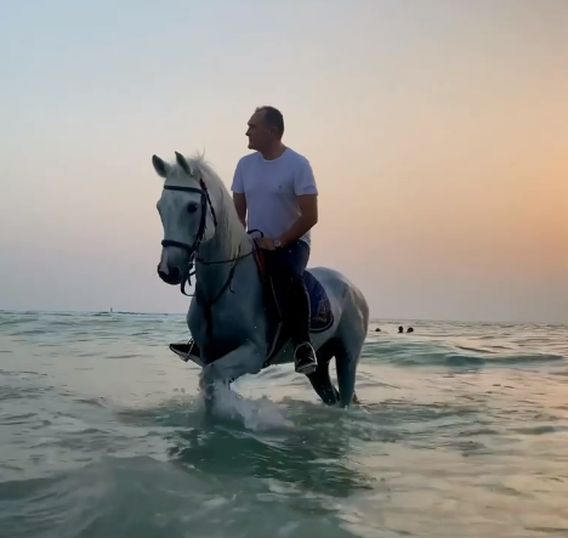 Васил Божков се връща на бял кон. Падат обвиненията срещу него и му връщат лицензите за хазарт