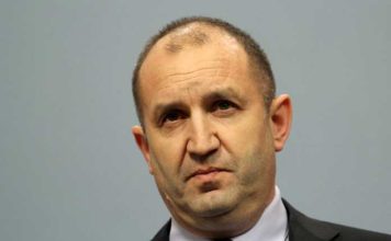Съветникът на Зеленски: Президентът на България предлага да застанем на колене пред Русия