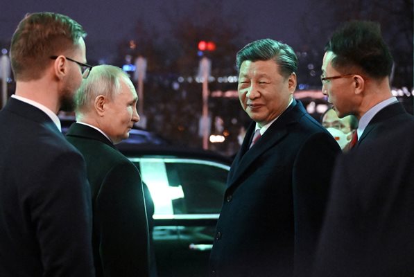 Си Дзинпин към Путин: Предстои промяна, която не се е случвала от 100 години. Пази се, скъпи приятелю! ВИДЕО