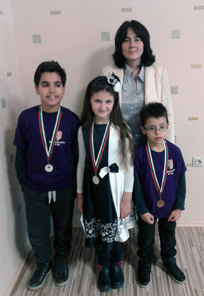Пълен комплект медали за шахматистите на „Етър” от купа „Траяна”