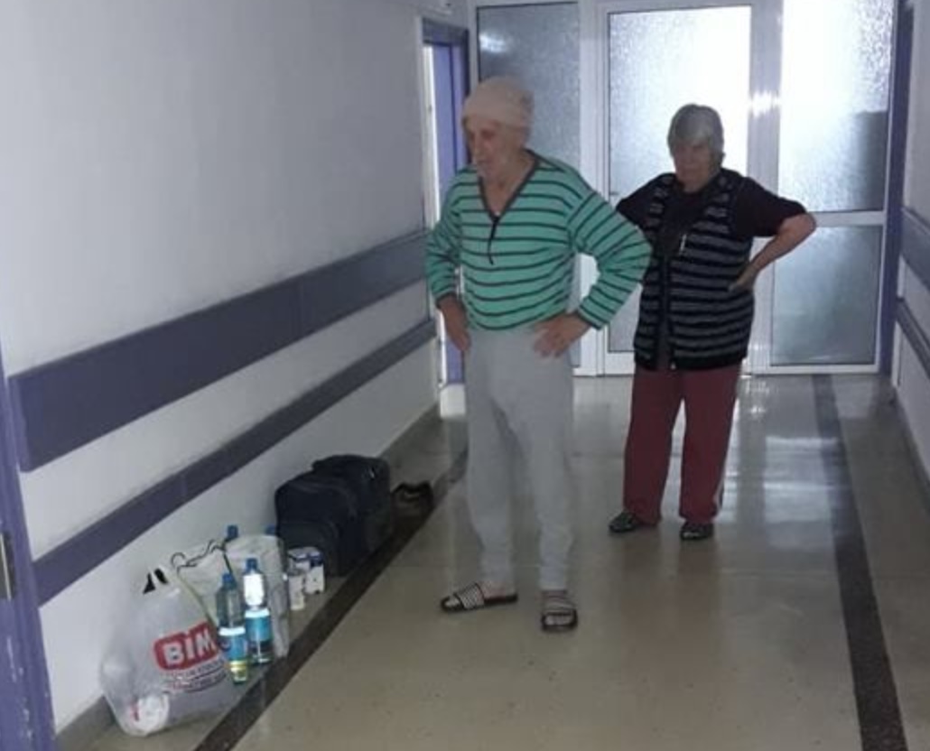 Бойколандия: Болница изхвърли възрастни хора като кучета. Нямало места…