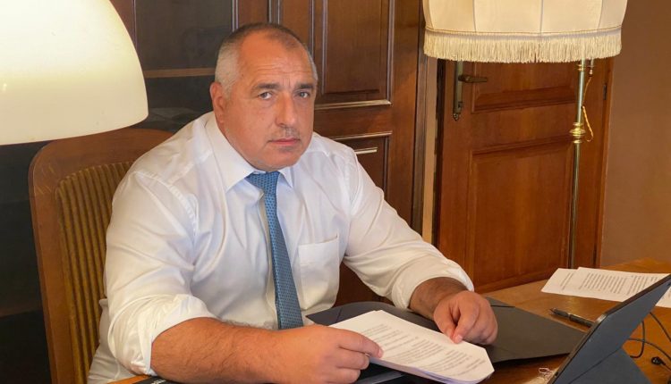Лъжливото овчарче Борисов пак ни „метна“ с оставката си, разчита на къса народна памет