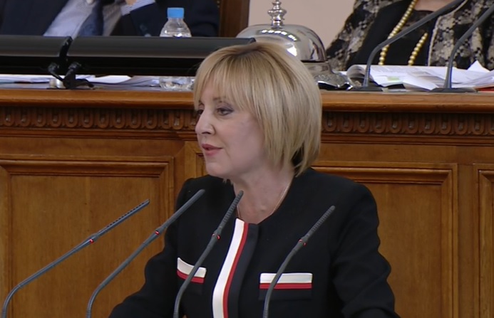 Мая Манолова е председателят на Комисията по ревизията в парламента